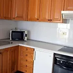 Reni شقة تياس