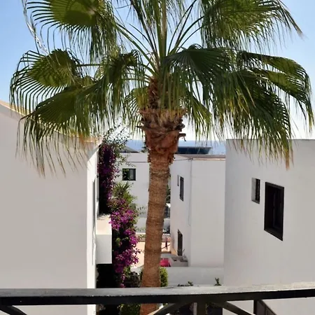 Reni Apartment *